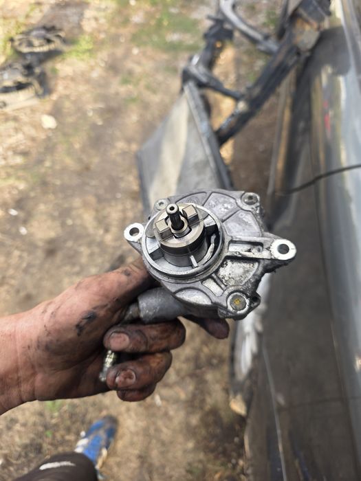 Вакуум помпа за Mercedes om647