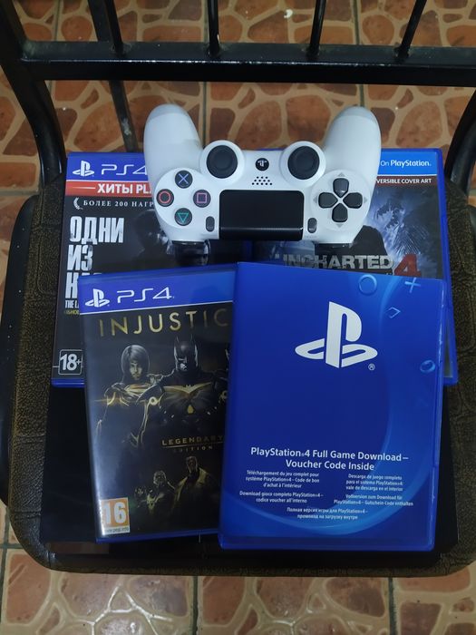 Продам Пс4 двумя джойстиками