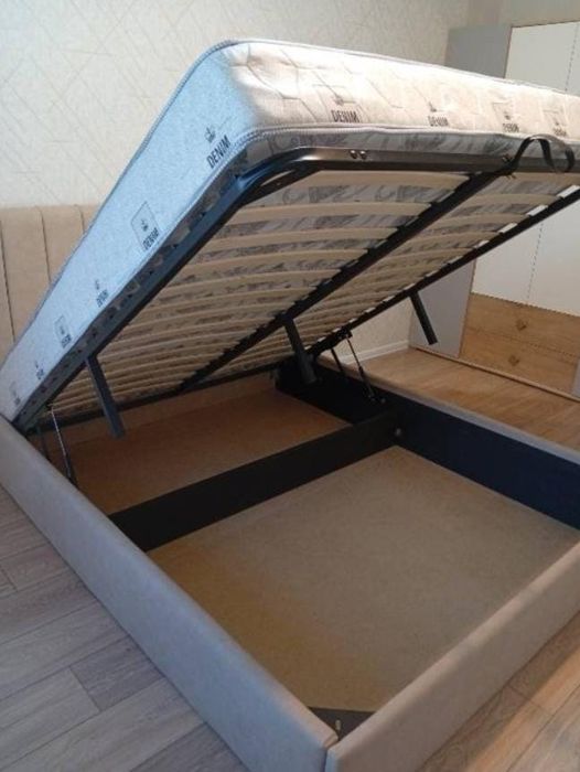 Диван и кровать продам срочно