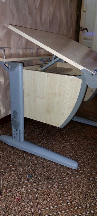 Парта для школьника