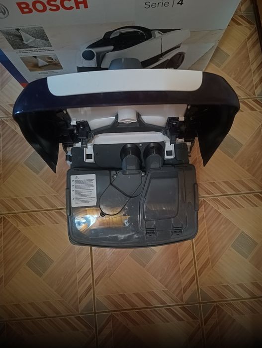 aspirator Bosch aquawash&clean serie 4
