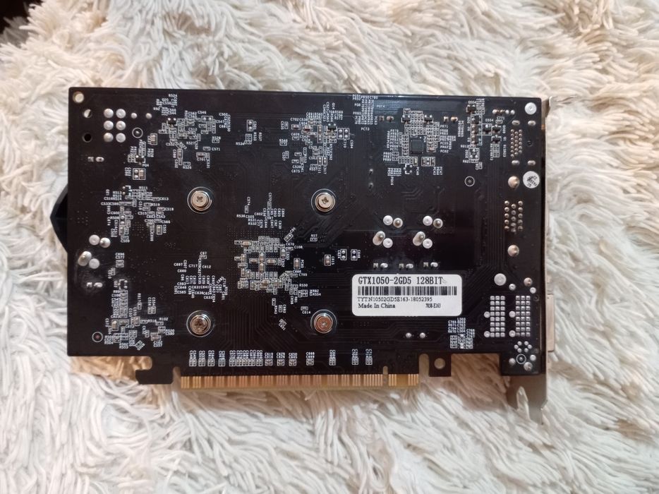 Видеокарта рабочая обслуженоя