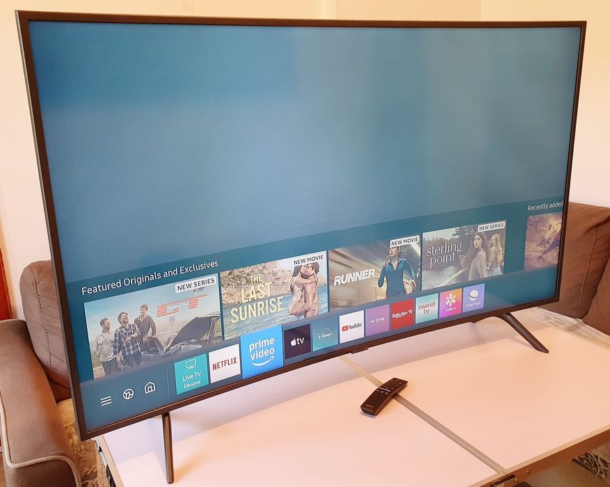 Телевизор Samsung - Извит - 55 ИНЧА - Smart - 4K - Ultra HD !