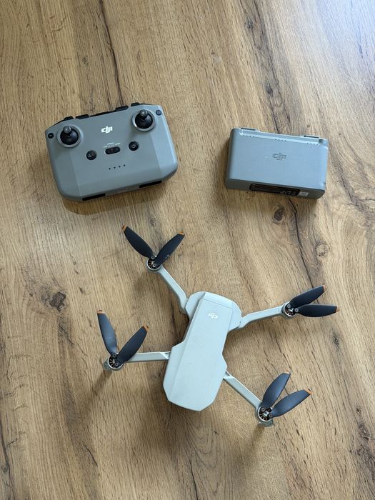 дрон Dji Mini 2 Fly More Combo