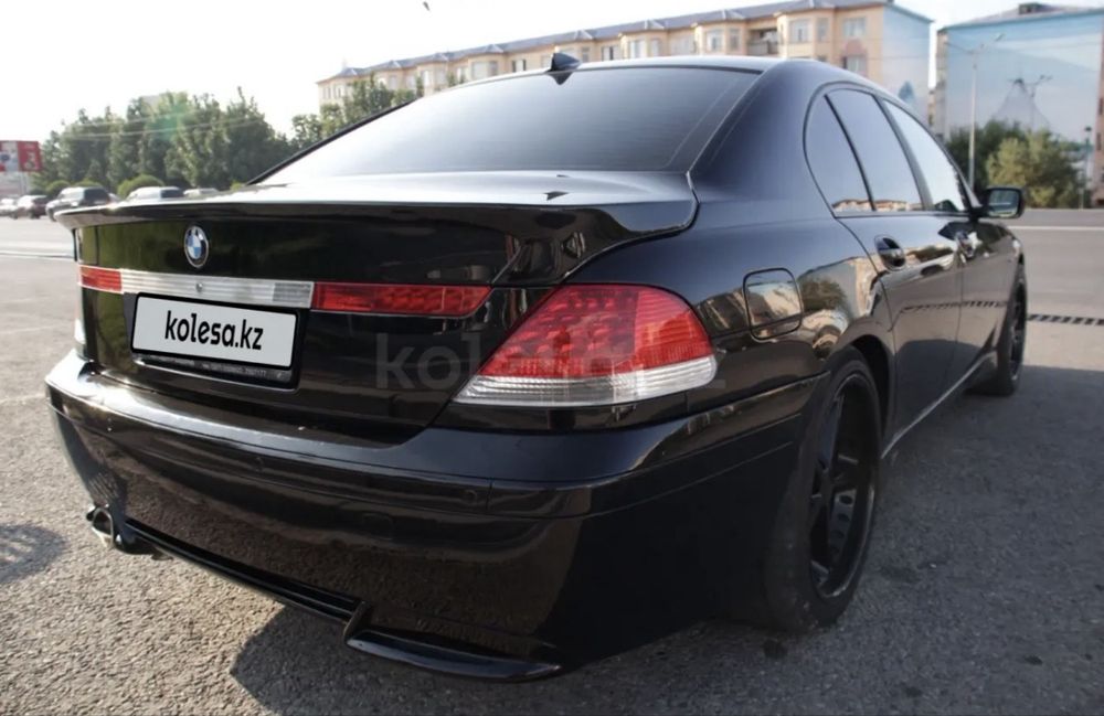 BMW 745i 2002 год