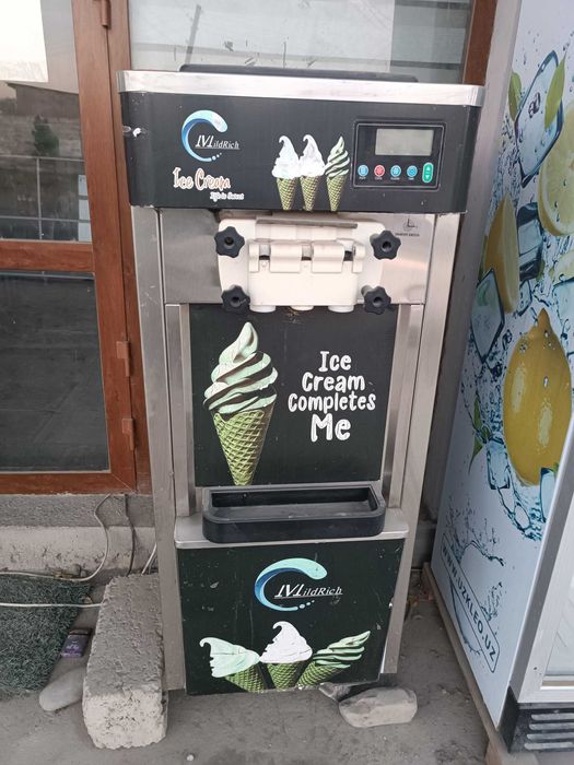 Muzqaymoq tayyorlash apparati sotiladi (Soft Ice Cream Machine)