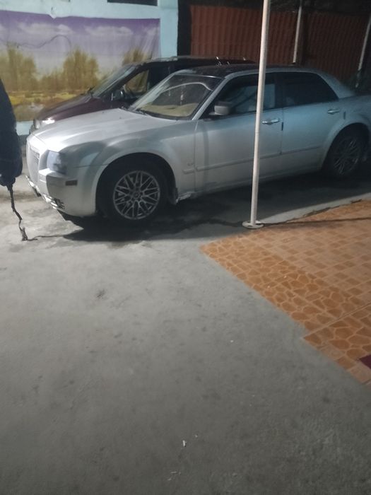 Продам машину Крайслер год 2005
