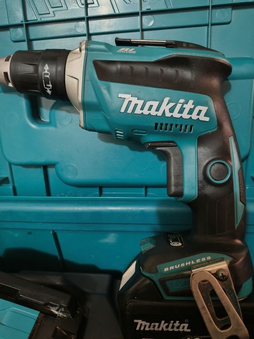 Filetanta pentru rigips Makita DFS 452 ca noua