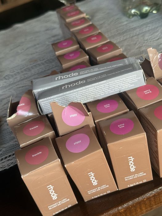 Rhode pocket blush
