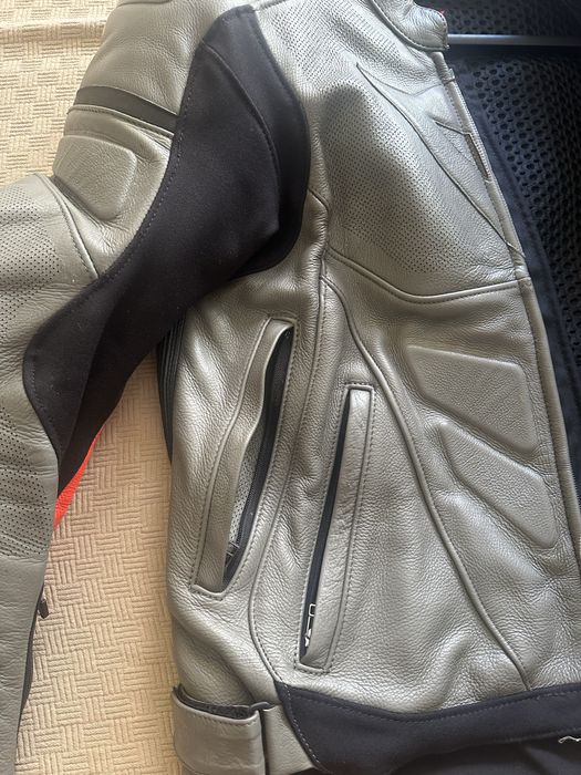 Dainese Super Race Перфорирано Кожено Яке - Размер 52