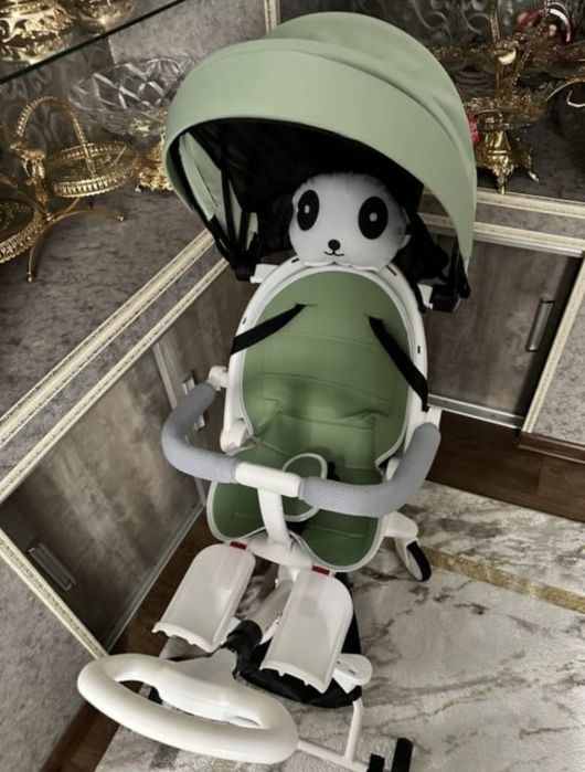 Коляска прогулочная красивая