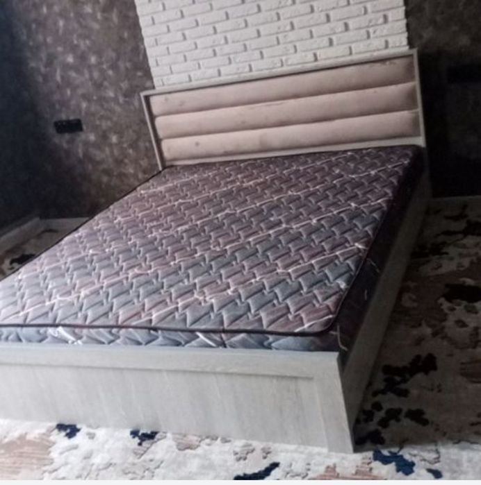 Двуспальная Кровать 205×165см Российский ламинат Цена безматрас