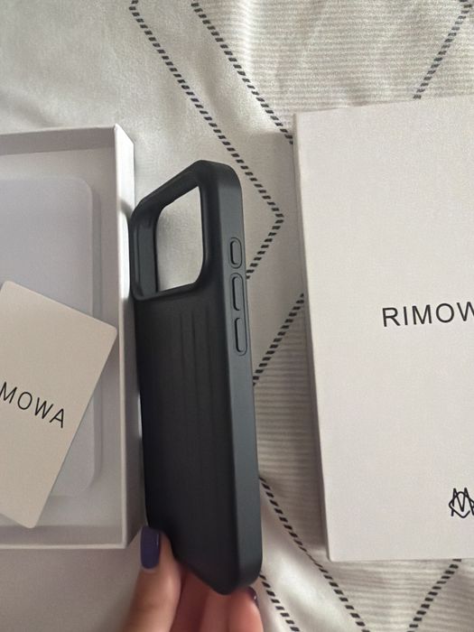 Husa Rimowa Iphone 17 Pro Black