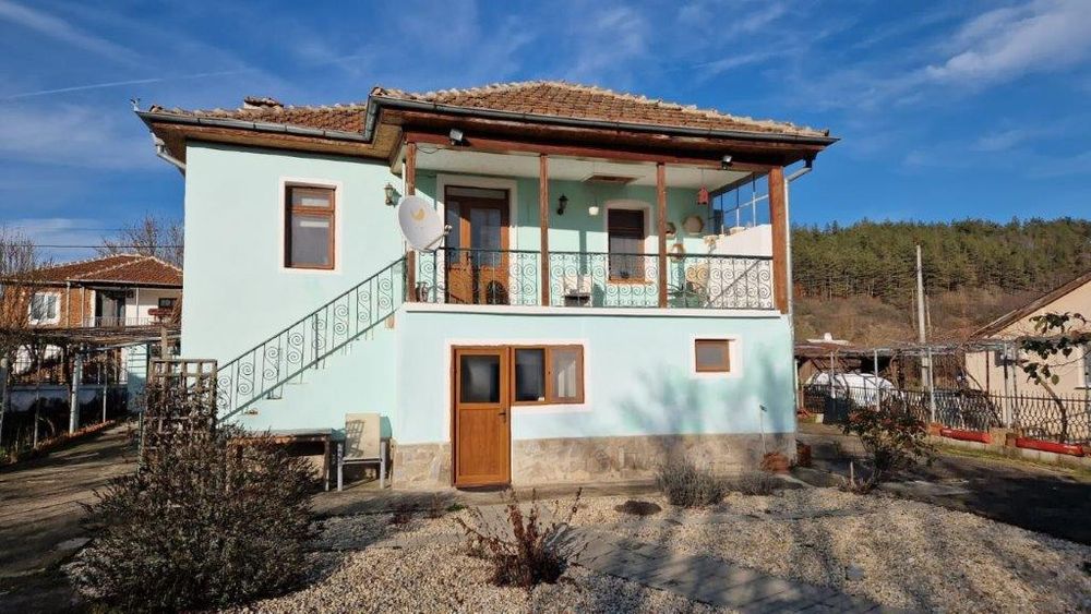 Продавам къща в с.Факия