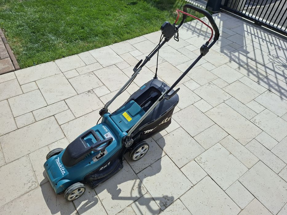 Masina electrica tuns iarba Makita ELM3720