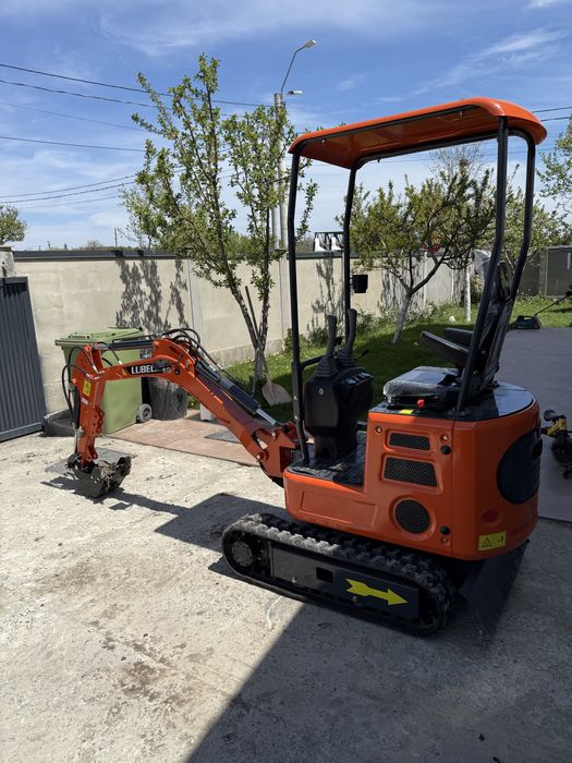 Mini escavator  greutate 1 tona scimb