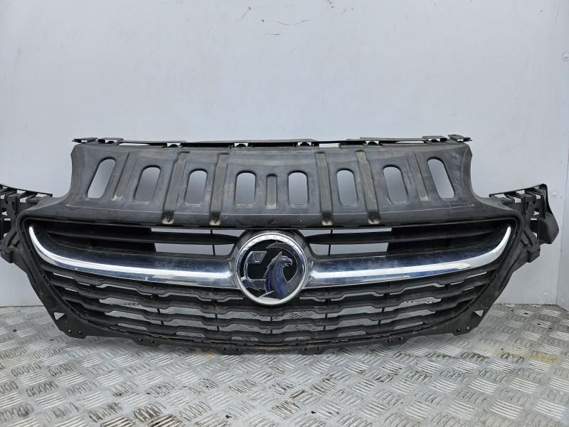 Grila centrala radiator Opel Corsa E