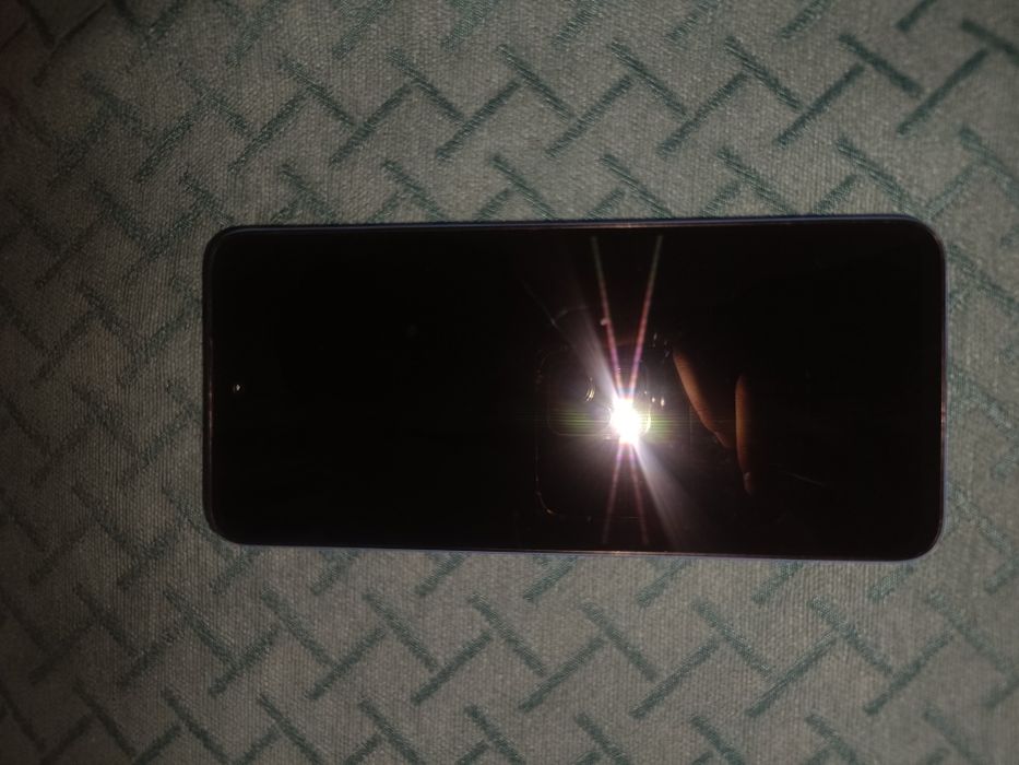 Продается телефон Redmi 12