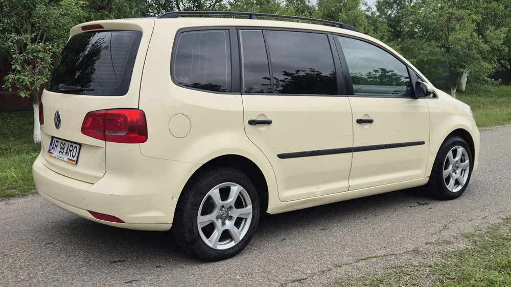 Volkswagen Touran 2.0TDI 140cp automatic 7 locuri