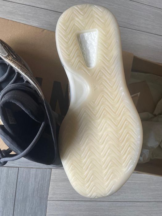 Adidas Yeezy QNTM Tint