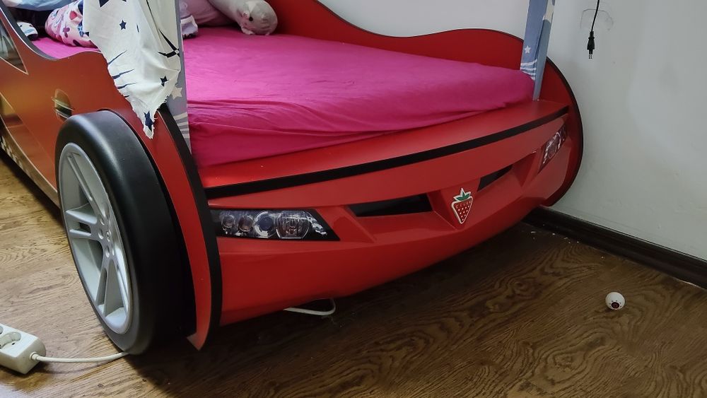 Pat masina de curse pentru copii