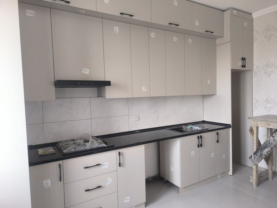 Кухня на заказ шкаф