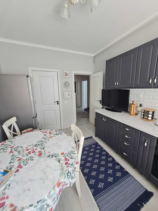 Vand apartament 3 camere bloc finalizat in 2023 situat pe str Sg Ilie Petre et 1/5,mobilat ,utilat +loc parcare privat ,108 mii negociabil.