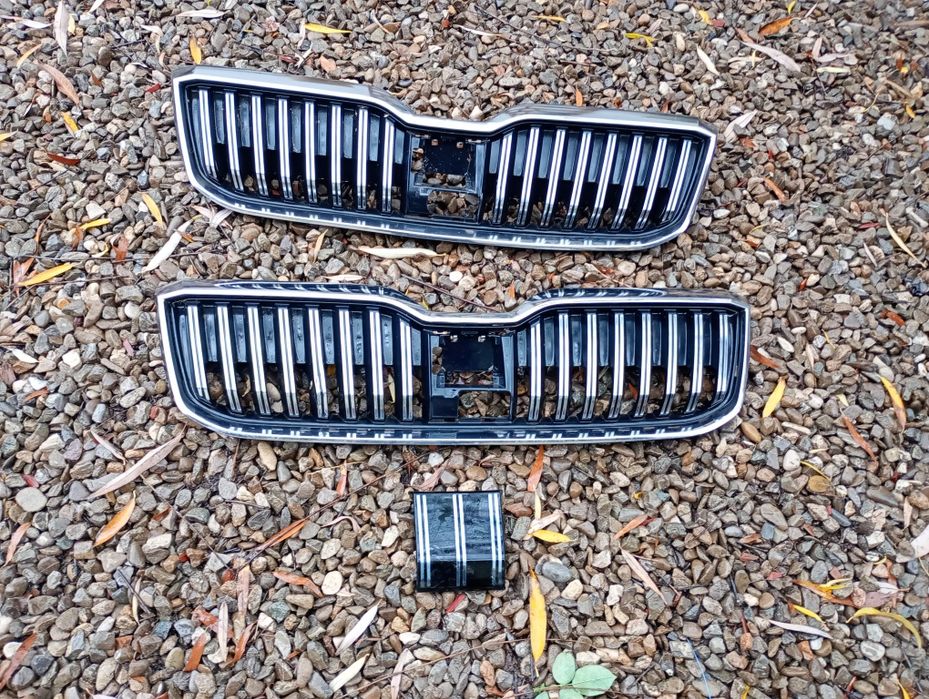 Bara spate grilă oglindă proiectoar faruri bi-xenon Skoda Superb 3