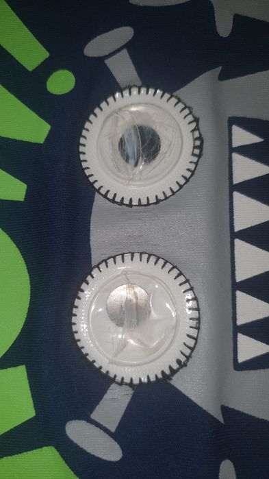 Къси панталони и тениски за дете на 5-6 години.