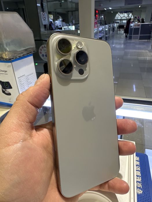 Iphone 15 pro Max 256 . E-SIM . Оригинал. 88%.