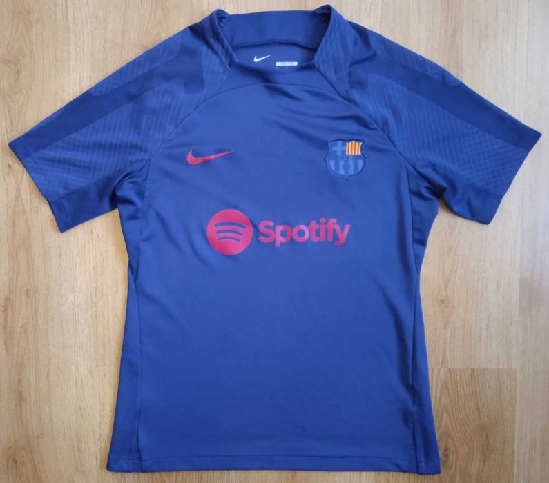 Футболни тениски на различни отбори 2