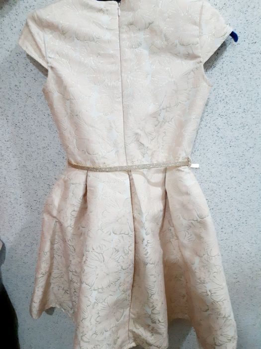 Нарядное платье на девочку