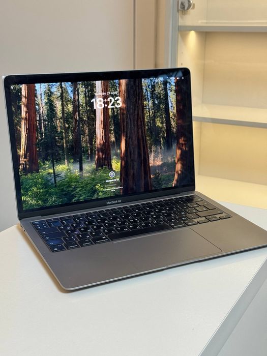 MacBook Air  2020 M1