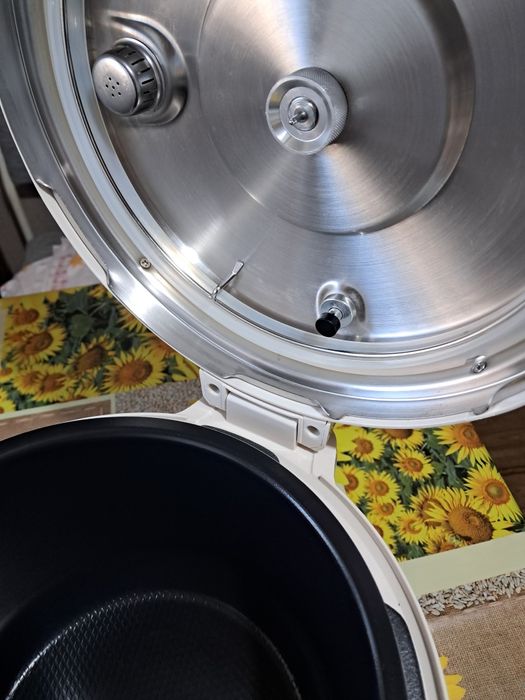 Мултикукър за готвене Moulinex CE505A10