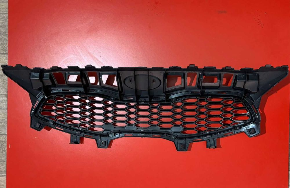 Решетка радиатора KIA CEED 2013-