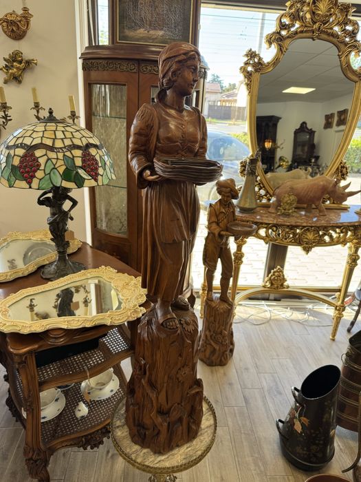 Statueta din lemn masiv sculptata manual