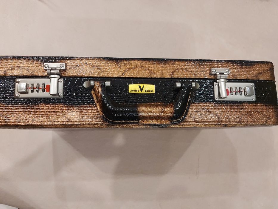 Geantă  Diplomat cu cifru,model deosebit Șarpe-Editie Limitata!!!