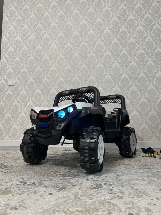 Продам детский электромобиль