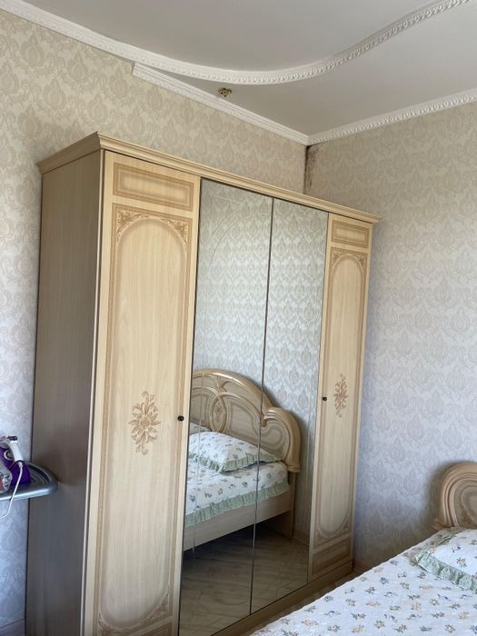 Продам спальный гарнитур