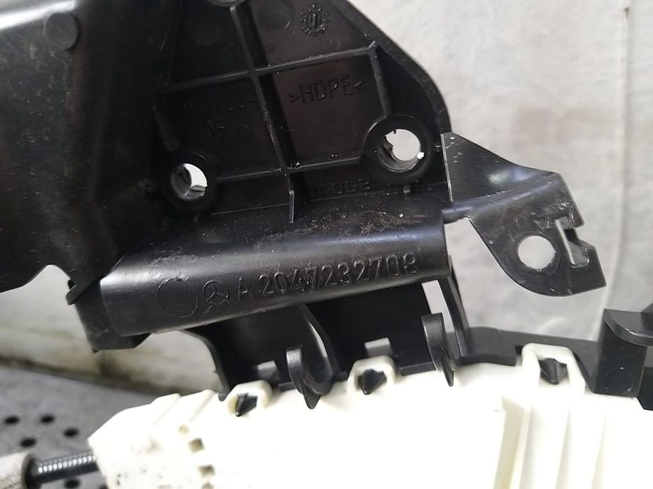 Broasca usa stanga fata mercedes c class w204 a2047232708