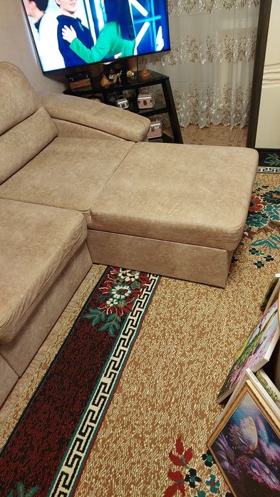 диван угловой  с атоманкой