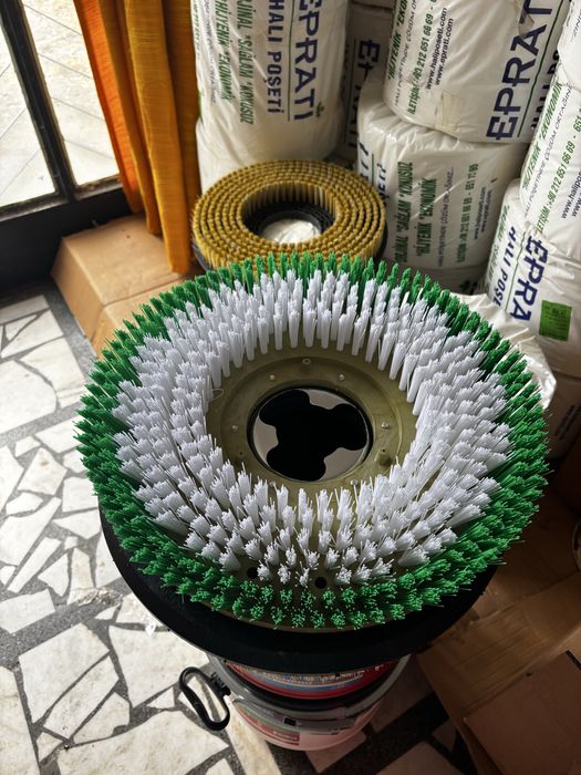 Професионални четки за пране на килими