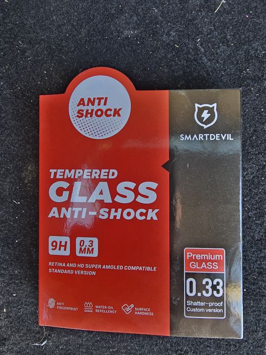 Vând 3 folii iPhone 13 pro max set complet