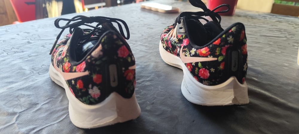Nike pegasus marime 36.5  23.5 cm