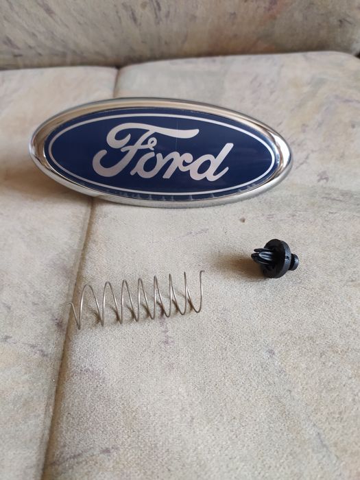 Эмблема для капота.