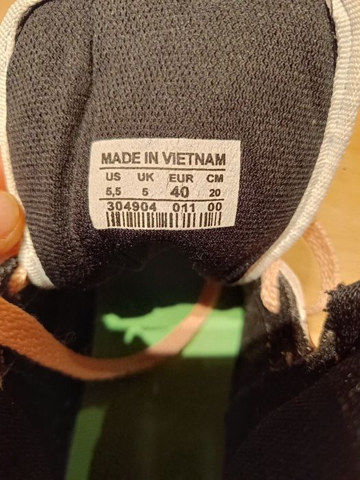 Adidași gheata Nike