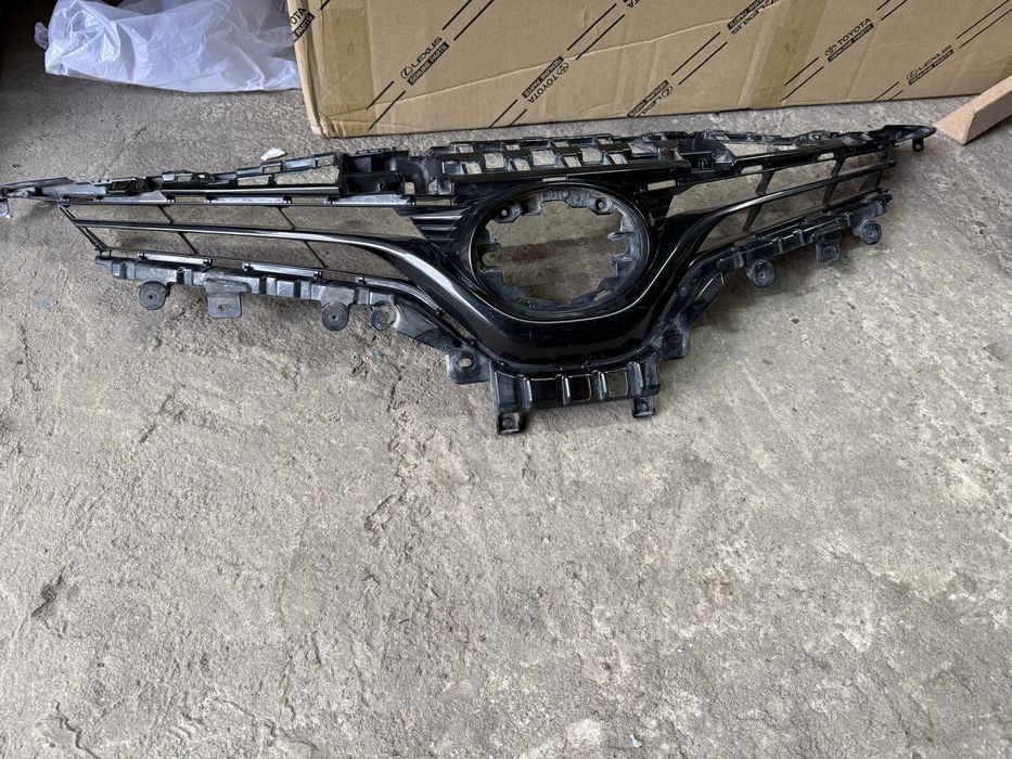 Бампер в сборе на Тойота Камри 70 европа