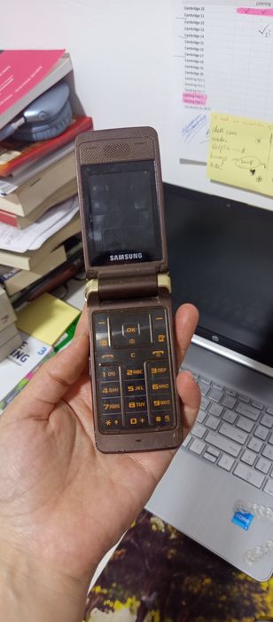 Samsung buklanadigan (Flip) telefon