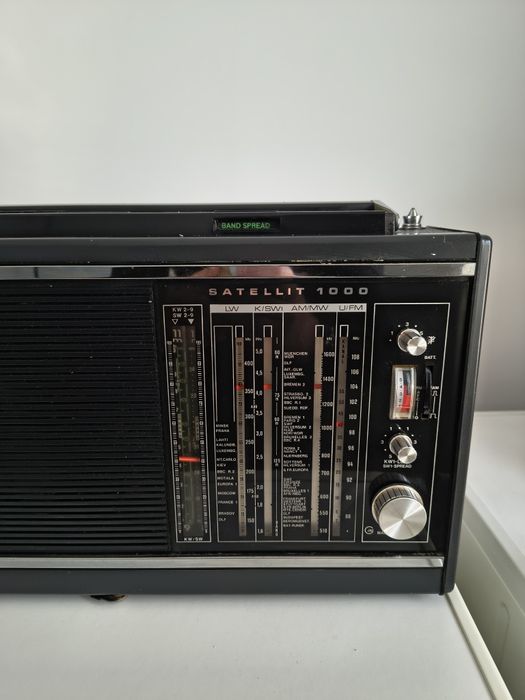 Винтидж радио Grundig Satellit 1000