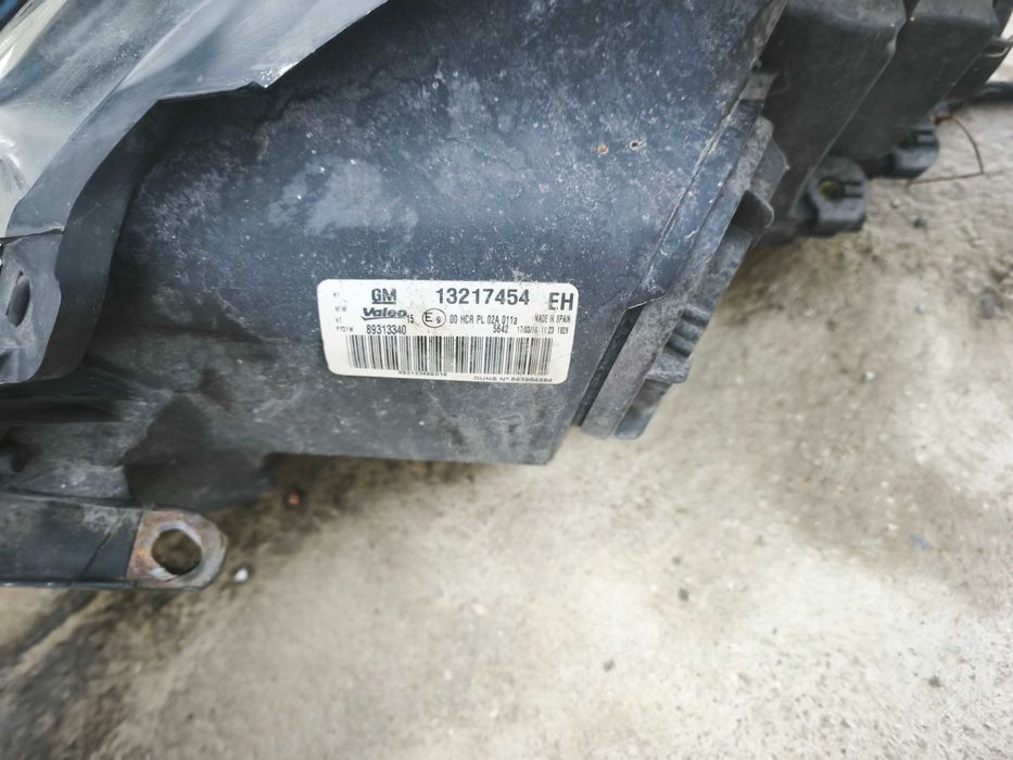 Предна броня/Фарове/Капак Corsa D